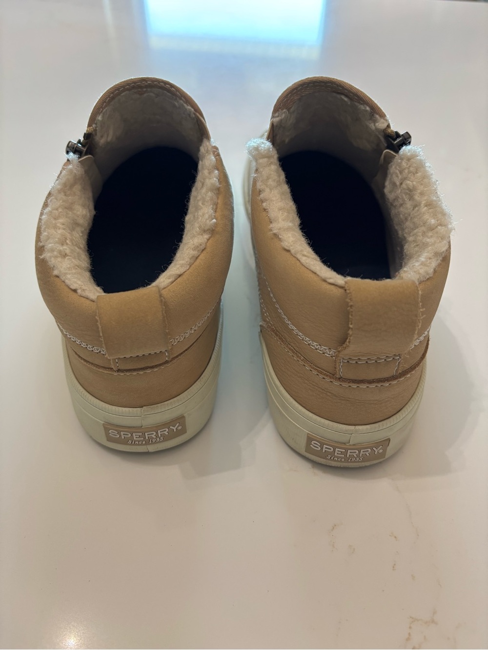 Sperry Women’s Crest Lug Tan sneaker Sherpa lined - Picture 7 of 8